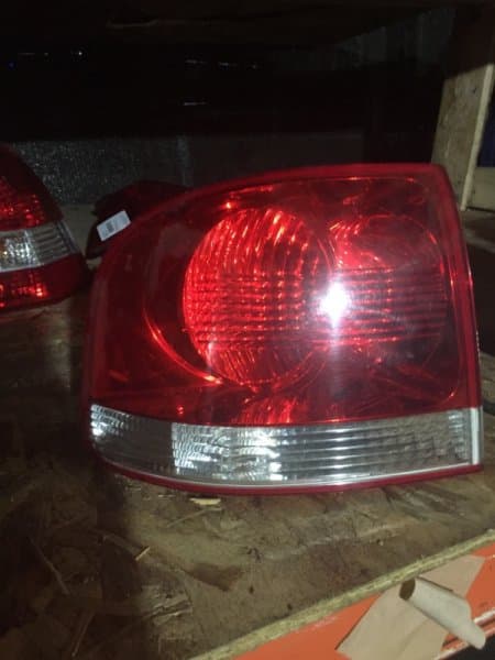 Фонарь Volkswagen Touareg ВНЕДОРОЖНИК 2005 задн. лев. (б/у)