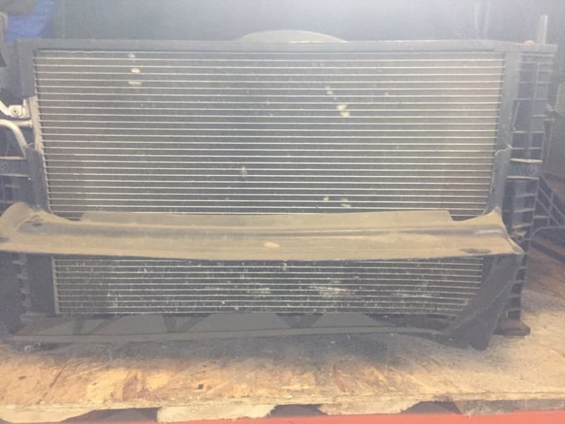 Комплект радиаторов VOLVO S40 MS B5244S3 2004 (б/у)