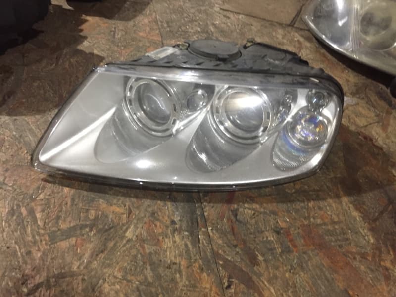 Фара ксенон Volkswagen Touareg 7L 2005 перед. лев. (б/у)
