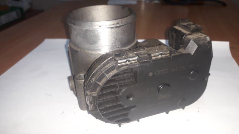 Блок дроссельной заслонки audi A4 B6 AMB 2002 (б/у)