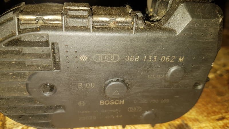Дроссельная заслонка Audi AMB (б/у)