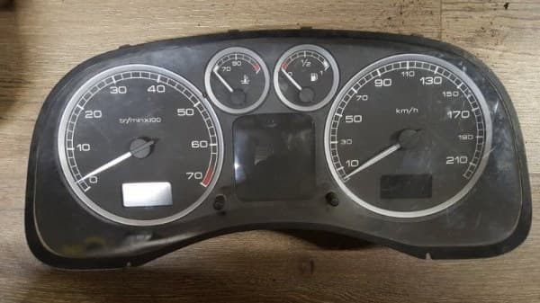 Щиток приборов Peugeot 307 ХЕЧБЕК 2002 (б/у)