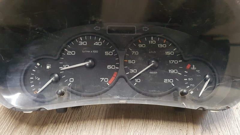 Щиток приборов Peugeot 206 ХЕЧБЕК 2001 (б/у)