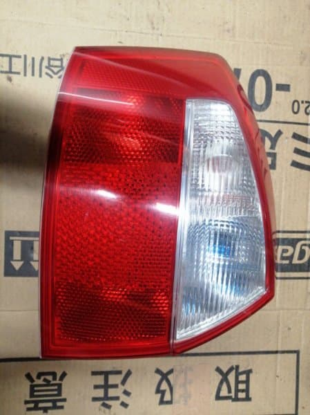 Фонарь Audi A4 8E2 AMB 2003 задн. лев. (б/у)