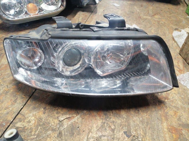 Фара Audi A4 8E5 AMB 2003 перед. прав. (б/у)