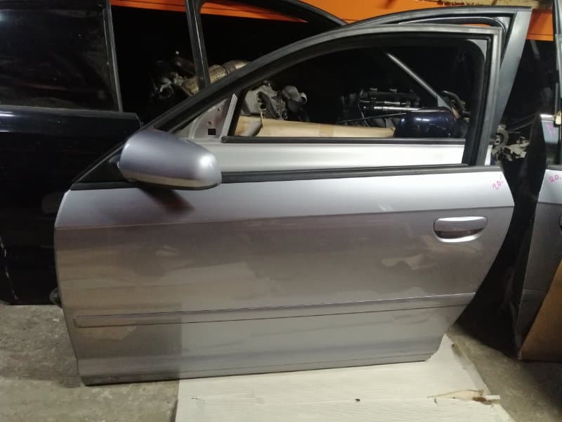 Дверь Audi A3 8P1 AXW 2004 перед. лев. (б/у)