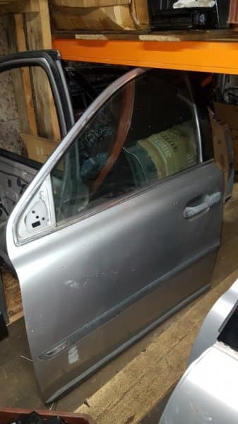 Дверь Volvo XC90 2005 перед. лев. (б/у)