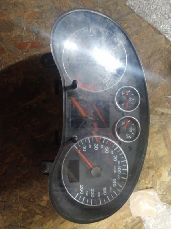 Щиток приборов Audi A3 8P1 AXW 2004 (б/у)