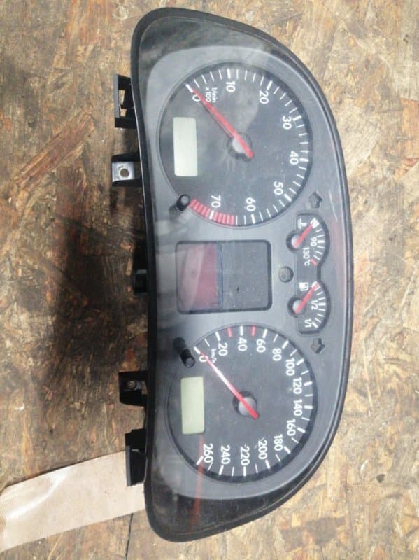 Щиток приборов Volkswagen Golf 1J5 AVU 2000 (б/у)