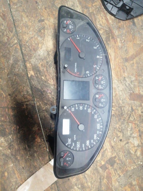 Щиток приборов Audi A6 4B2 AGA 2000 (б/у)