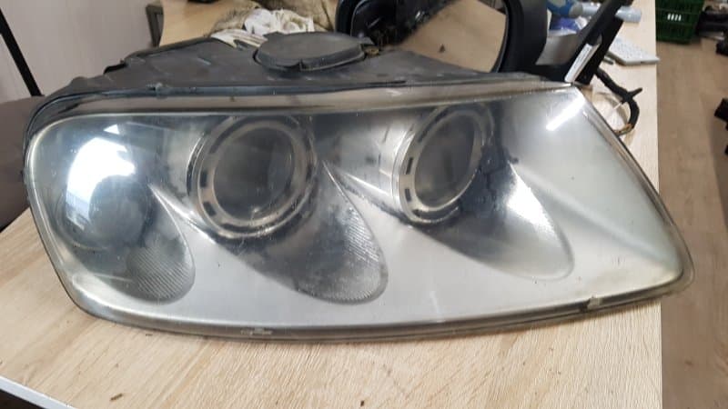Фара ксенон Volkswagen Touareg 7L AZZ 2005 прав. (б/у)