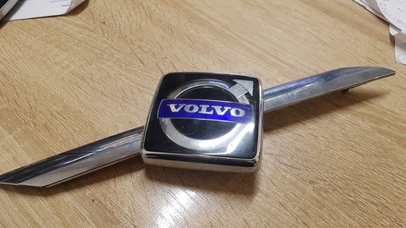 Эмблема Volvo S60 2000 (б/у)