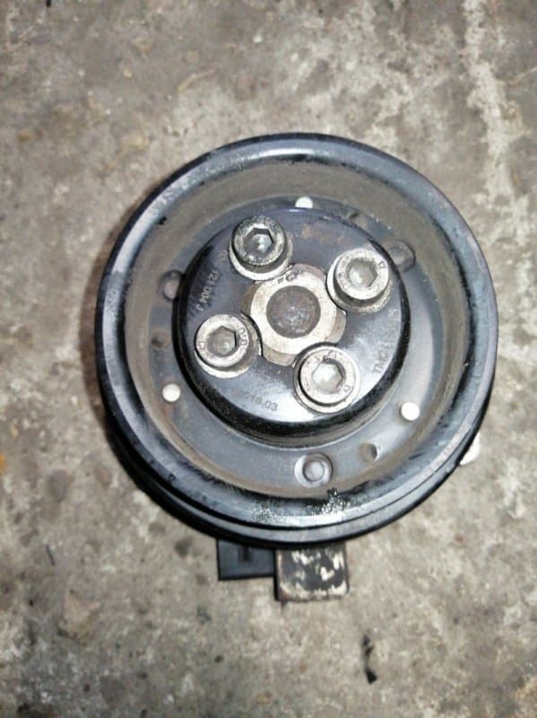 Помпа Volkswagen Golf 6 1.4T (б/у)