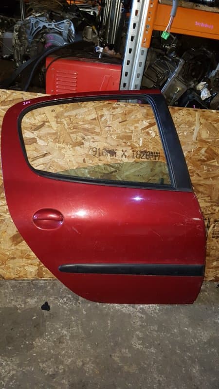 Дверь Peugeot 206 ХЕЧБЕК 2004 задн. прав. (б/у)