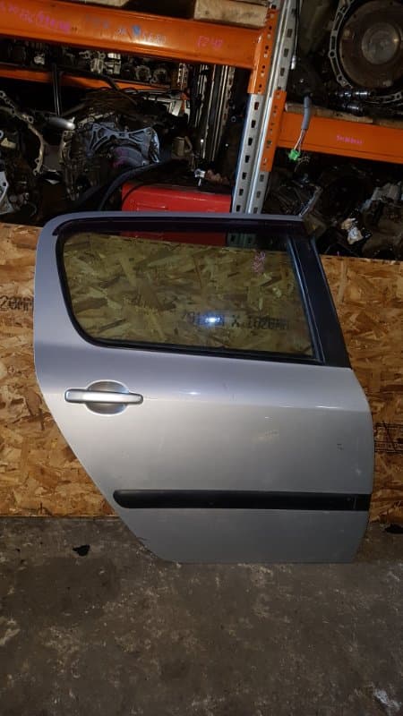 Дверь Peugeot 307 ХЕЧБЕК 2004 задн. прав. (б/у)