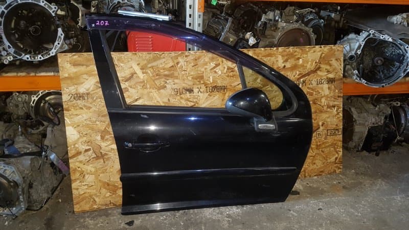 Дверь Peugeot 207 перед. прав. (б/у)
