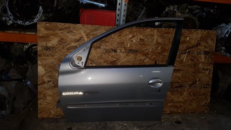Дверь Peugeot 206 ХЕЧБЕК перед. лев. (б/у)