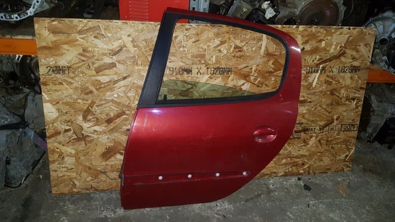 Дверь Peugeot 206 ХЕЧБЕК задн. лев. (б/у)