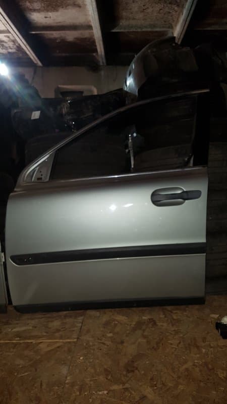Дверь Volvo XC90 2005 перед. лев. (б/у)