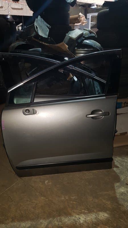 Дверь Peugeot 3008 перед. лев. (б/у)