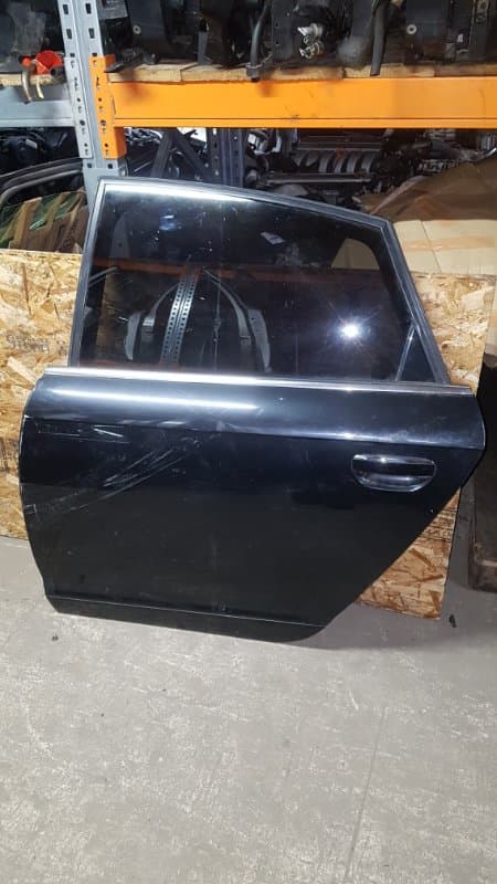 Дверь Audi a6 c6 задн. лев. (б/у)