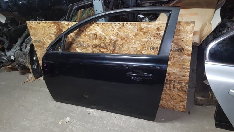 Дверь Volvo C30 2012 лев. (б/у)