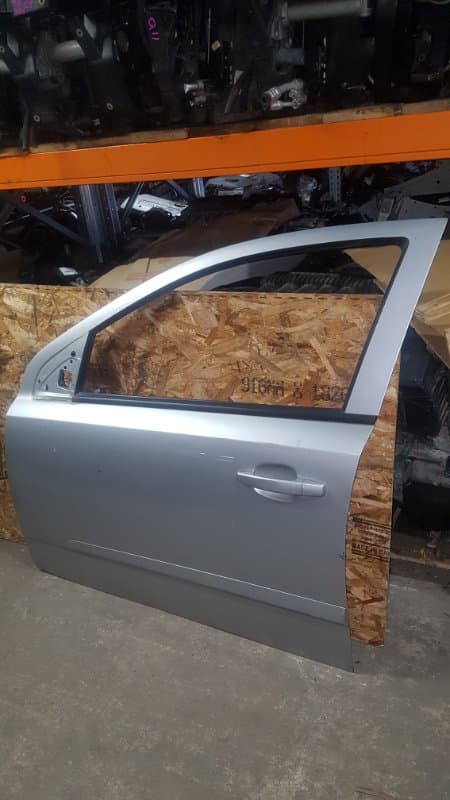 Дверь Opel Astra H перед. лев. (б/у)