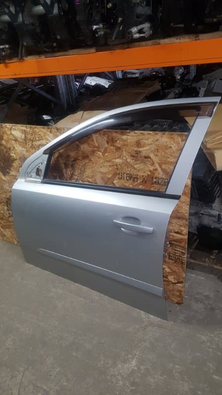 Дверь Opel Astra H перед. лев. (б/у)