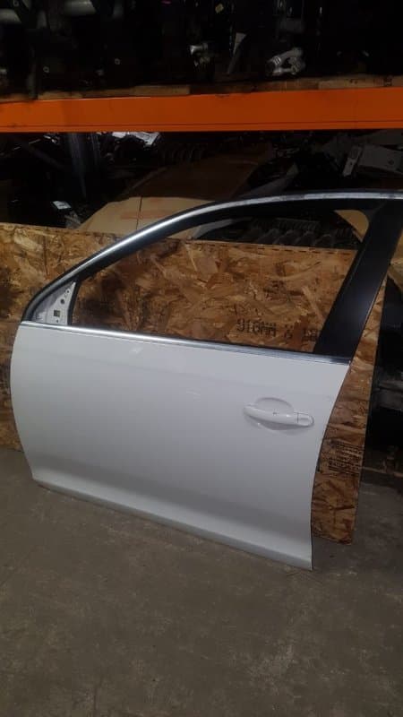 Дверь Volkswagen Jetta 5 2005 перед. лев. (б/у)