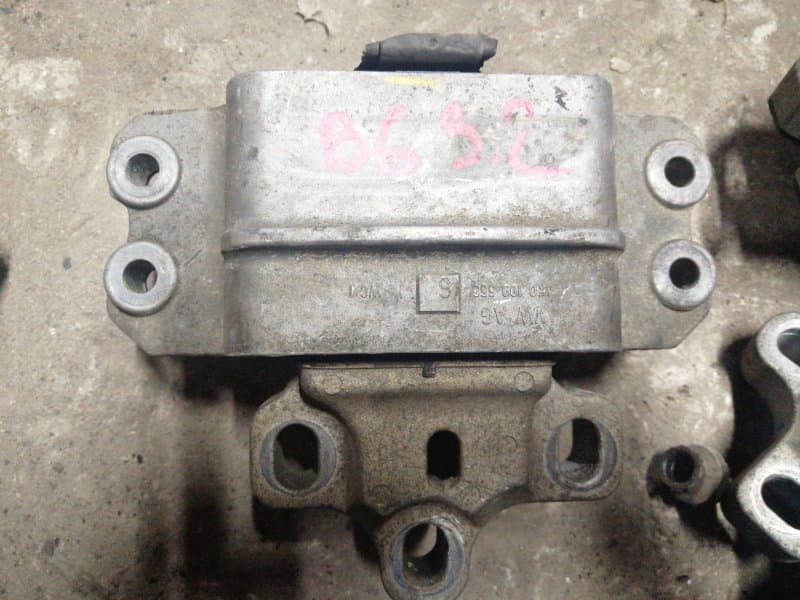Опора ДВС Volkswagen Passat 3С5 AXZ 2007 (б/у)