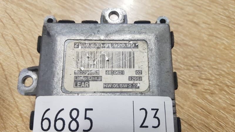 Блок управления адаптивной фары Volvo V70 УНИВЕРСАЛ B6304T 2009 прав. (б/у)