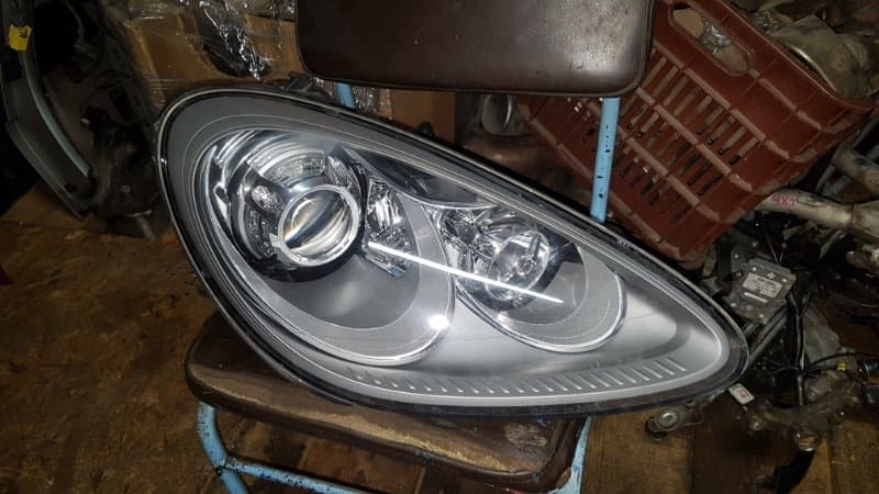 Фара ксенон Porsche Cayenne 958 прав. (б/у)