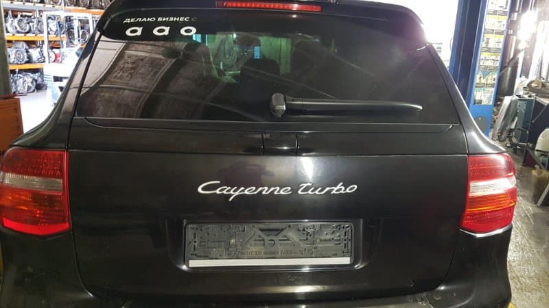 Стекло крышки багажника Porsche Cayenne 957 4.8T 2009 (б/у)