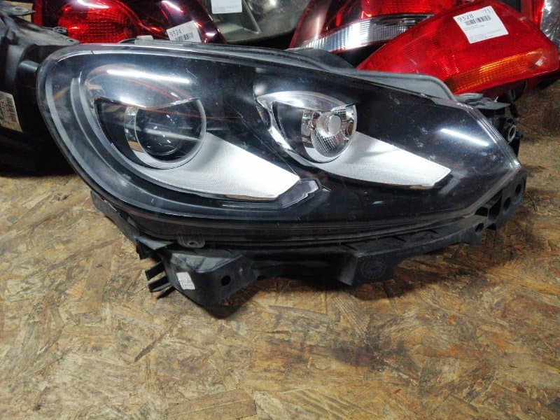 Фара ксенон адаптивный Volkswagen Golf AJ5 CAV 2011 перед. прав. (б/у)