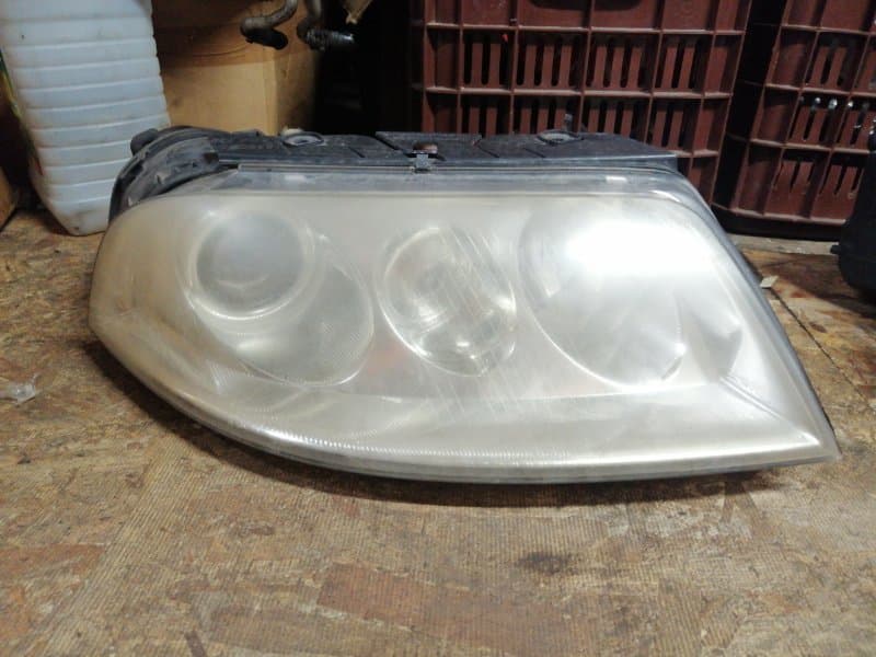 Фара ксенон Volkswagen Passat 3B6 AMX 2002 перед. прав. (б/у)