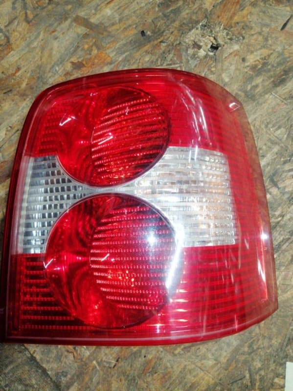 Фонарь Volkswagen Passat 3B6 AMX 2002 задн. прав. (б/у)