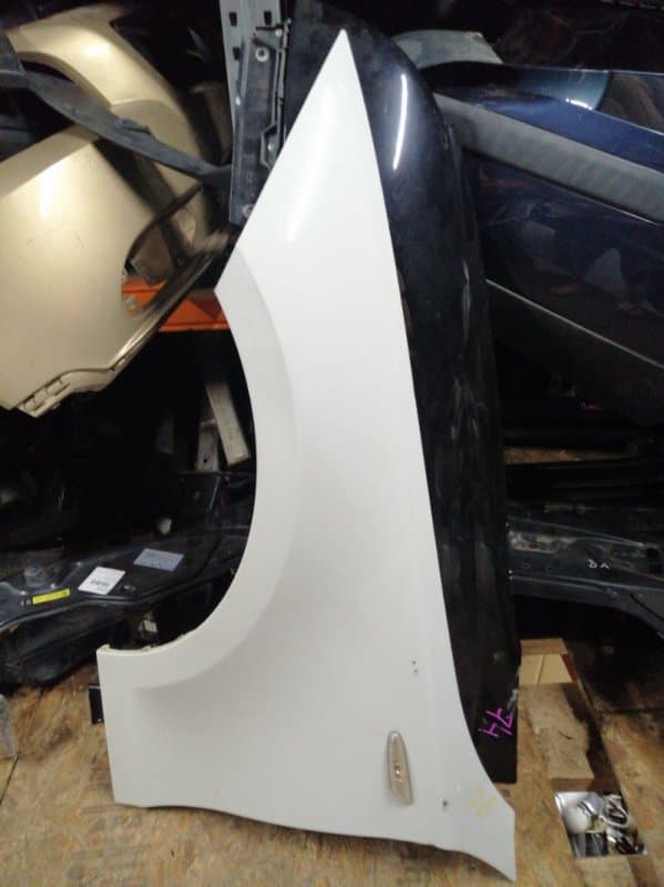 Крыло BMW 1 E87 N45B16AC 2009 перед. лев. (б/у)