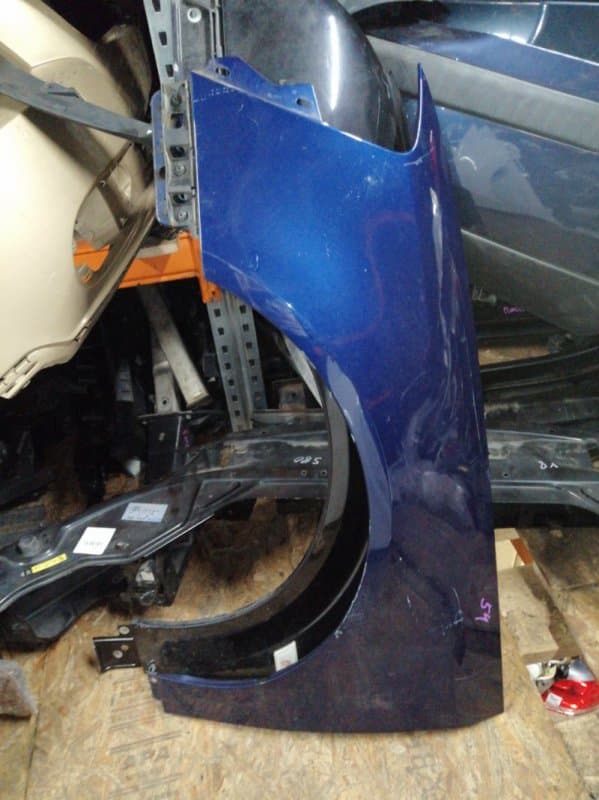 Крыло Volkswagen Passat 3C5 AXZ 2006 перед. лев. (б/у)