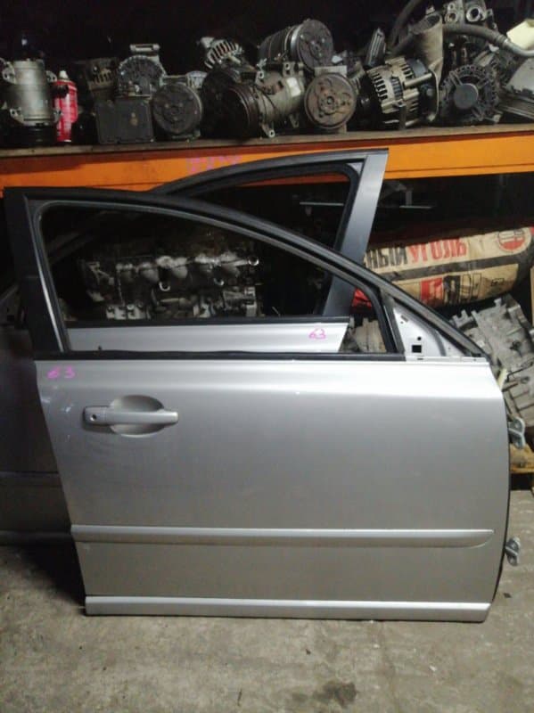 Дверь Volvo s40 СЕДАН B5254T3 2008 перед. прав. (б/у)