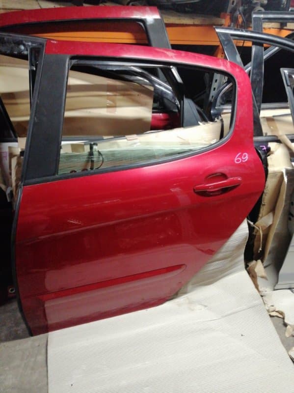 Дверь Peugeot 308 ХЭТЧБЕК EP6CDT 2009 задн. лев. (б/у)