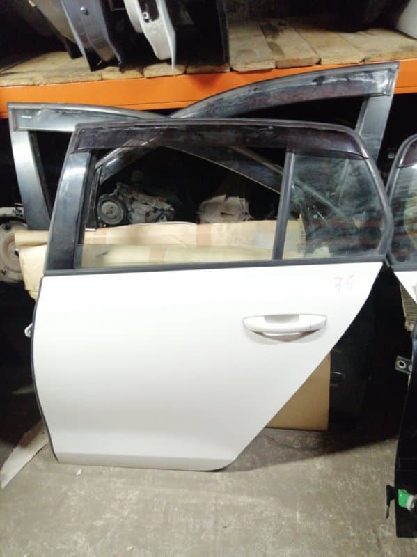 Дверь Volkswagen Golf 5K1 CAX 2011 задн. лев. (б/у)