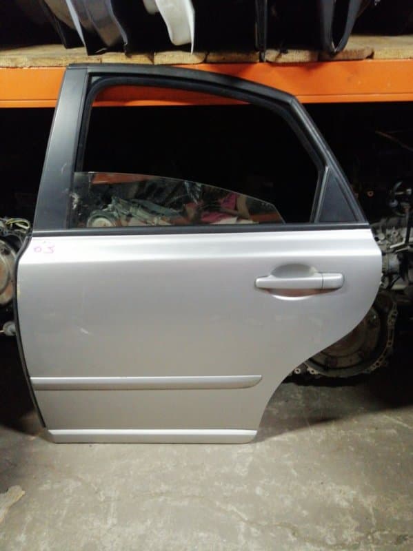 Дверь Volvo s40 СЕДАН B5254T3 2008 задн. лев. (б/у)