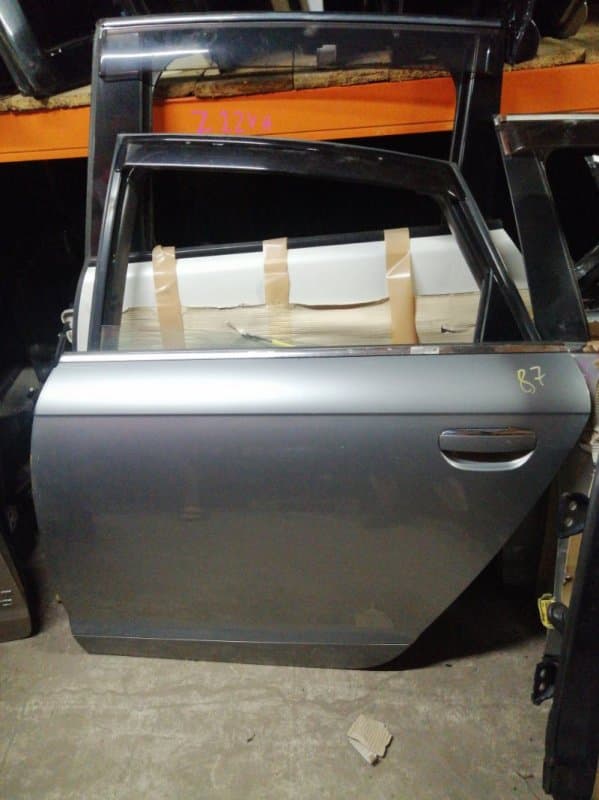 Дверь Audi A6 4F2 AUK 2008 задн. лев. (б/у)