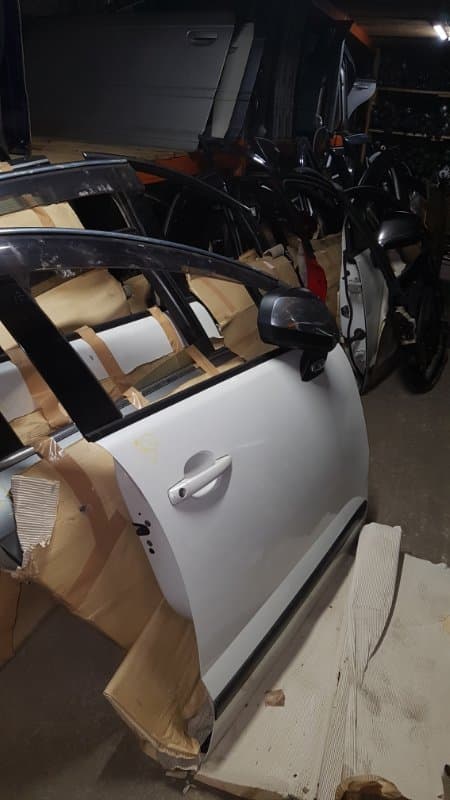 Дверь Peugeot 3008 U5 EP6CDT 2010 перед. прав. (б/у)