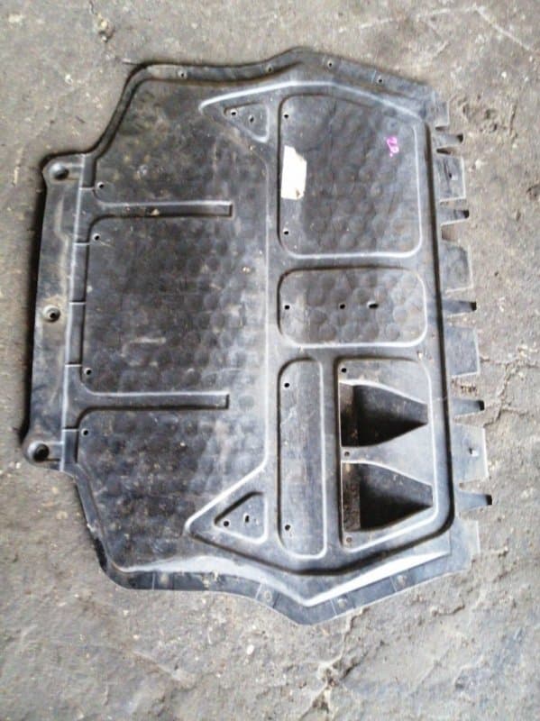 Защита двигателя Audi A3 8P1 AXW 2004 перед. (б/у)