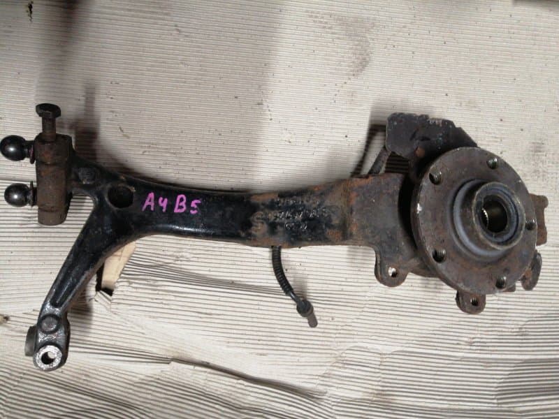 Кулак Volkswagen Passat 3B6 AMX 2002 перед. прав. (б/у)