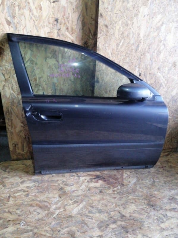 Дверь Volvo V70 SW B5254T4 2004 перед. прав. (б/у)