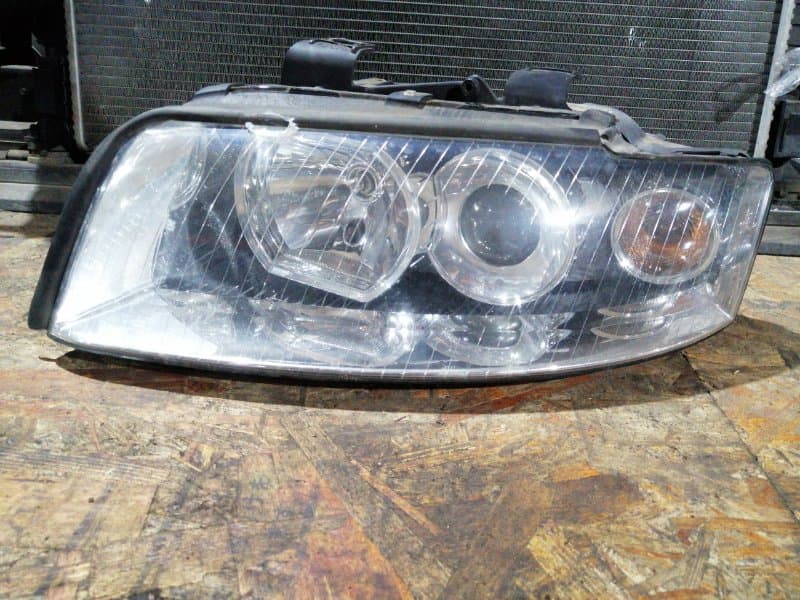 Фара ксенон Audi A4 8E5 AMB 2003 перед. лев. (б/у)