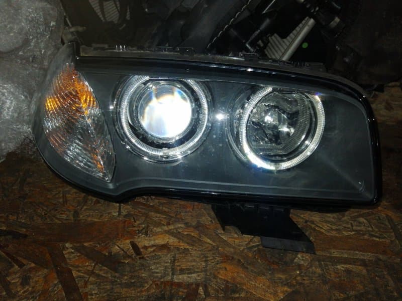 Фара ксенон BMW X3 E83 N52B30AF 2008 перед. прав. (б/у)