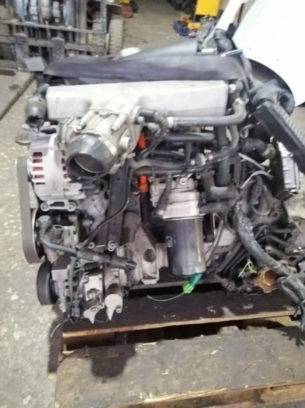 Двигатель Audi A4 8E5 AMB 2003 (б/у)